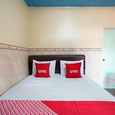 Vaccinated Staff-OYO 927 Carina Hotel Claket Exterior foto